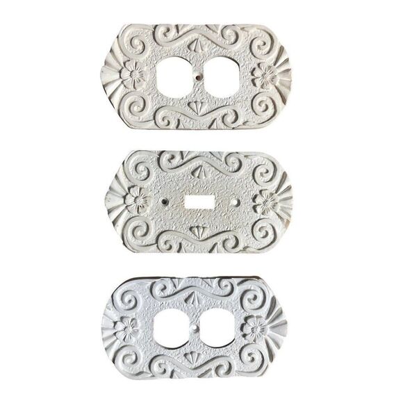 Vintage Electrical Wall Outlet Cover Plates Decorative Floral - Picture 1 of 3